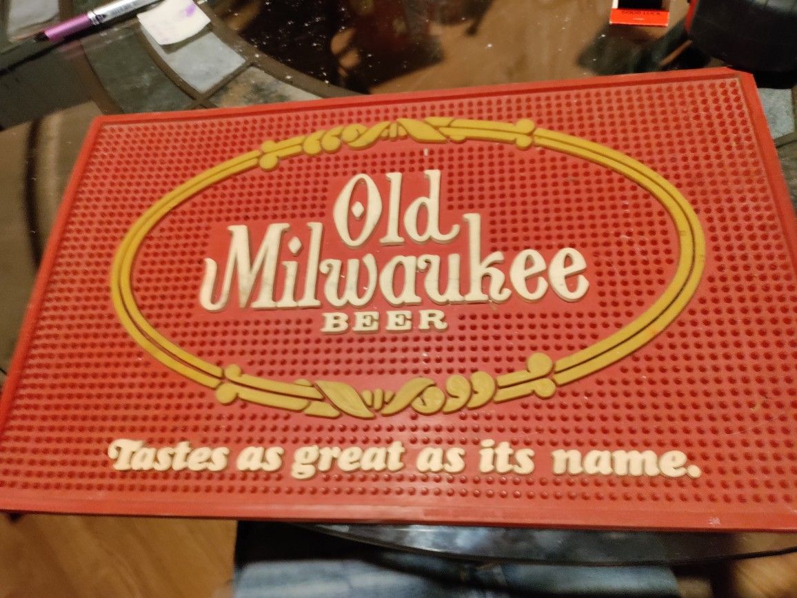 18 Inchs X 11 1/2 Inches Old Milwaukee Beer Bar Mat 1977