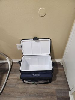 The lunchbox is in good condition.