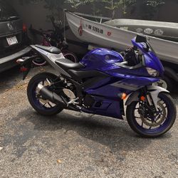 2020 Yamaha R3 (only 600 miles)
