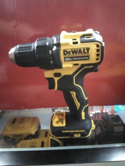 DEWALT 1/2 CORDLESS DRILL DRIVER