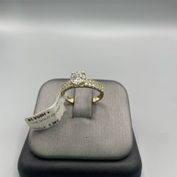 10 KT REAL GOLD CZ RING 