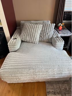 Chaise lounge