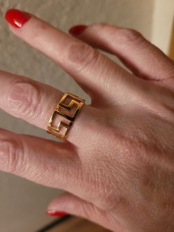 Cute Size 8 Fendi Knock off. Sterling Siver With thick 18k Gold Over Lay. Gorgeous. Size 8