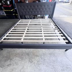🔥🙌🛏️. King Size Upholstered Bed Frame – Excellent Condition