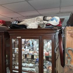 New Vendor With ODDITIES Antiques For YOU