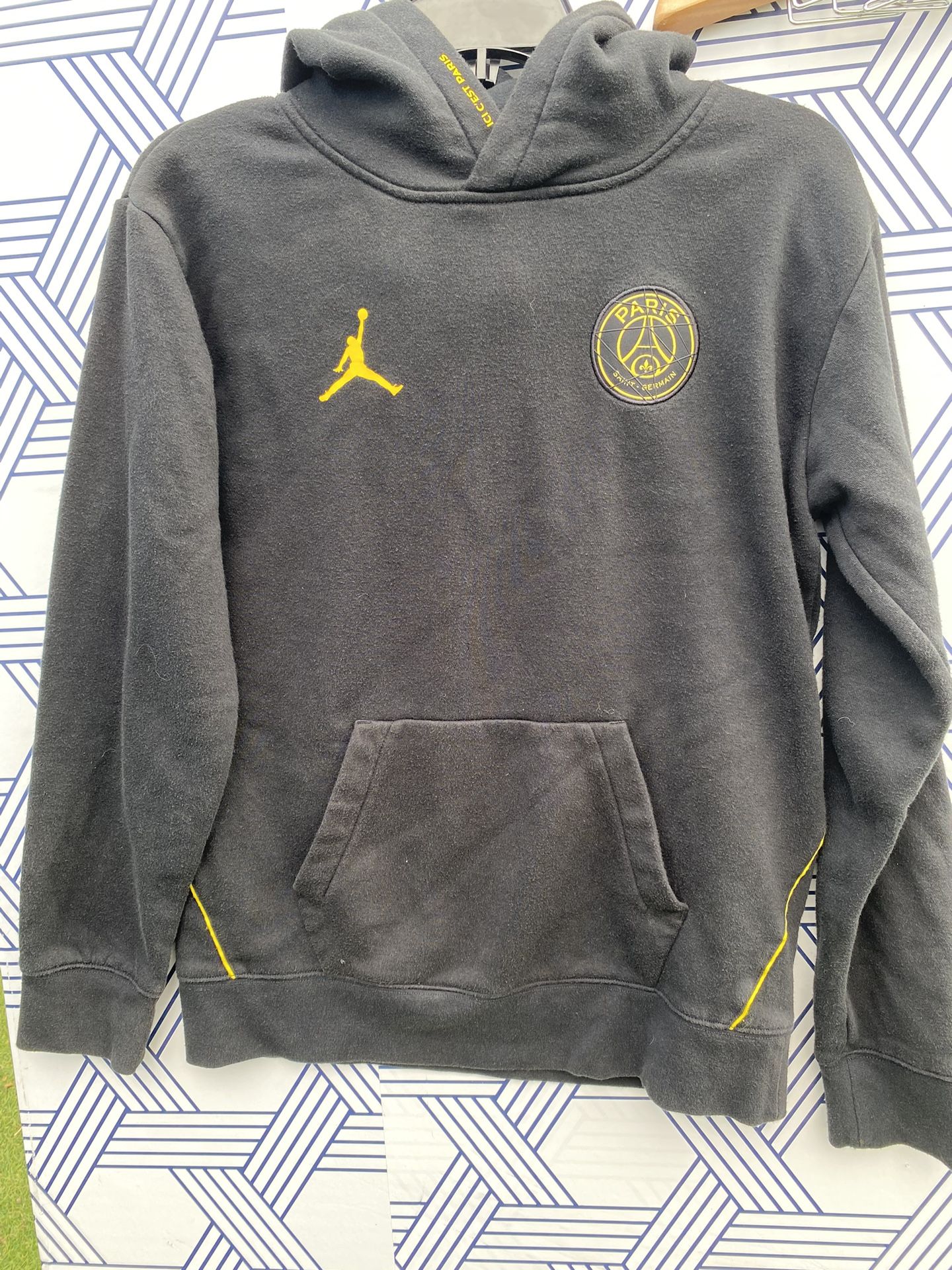 PARIS SAINT-GERMAIN FLEECE HOODIE Kids 14-15– Black/Tour Yellow