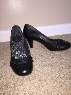 Black Mudd high heels size 9 1/2