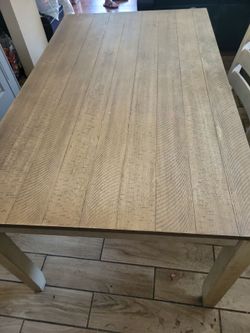 Comedor de 4 sillas