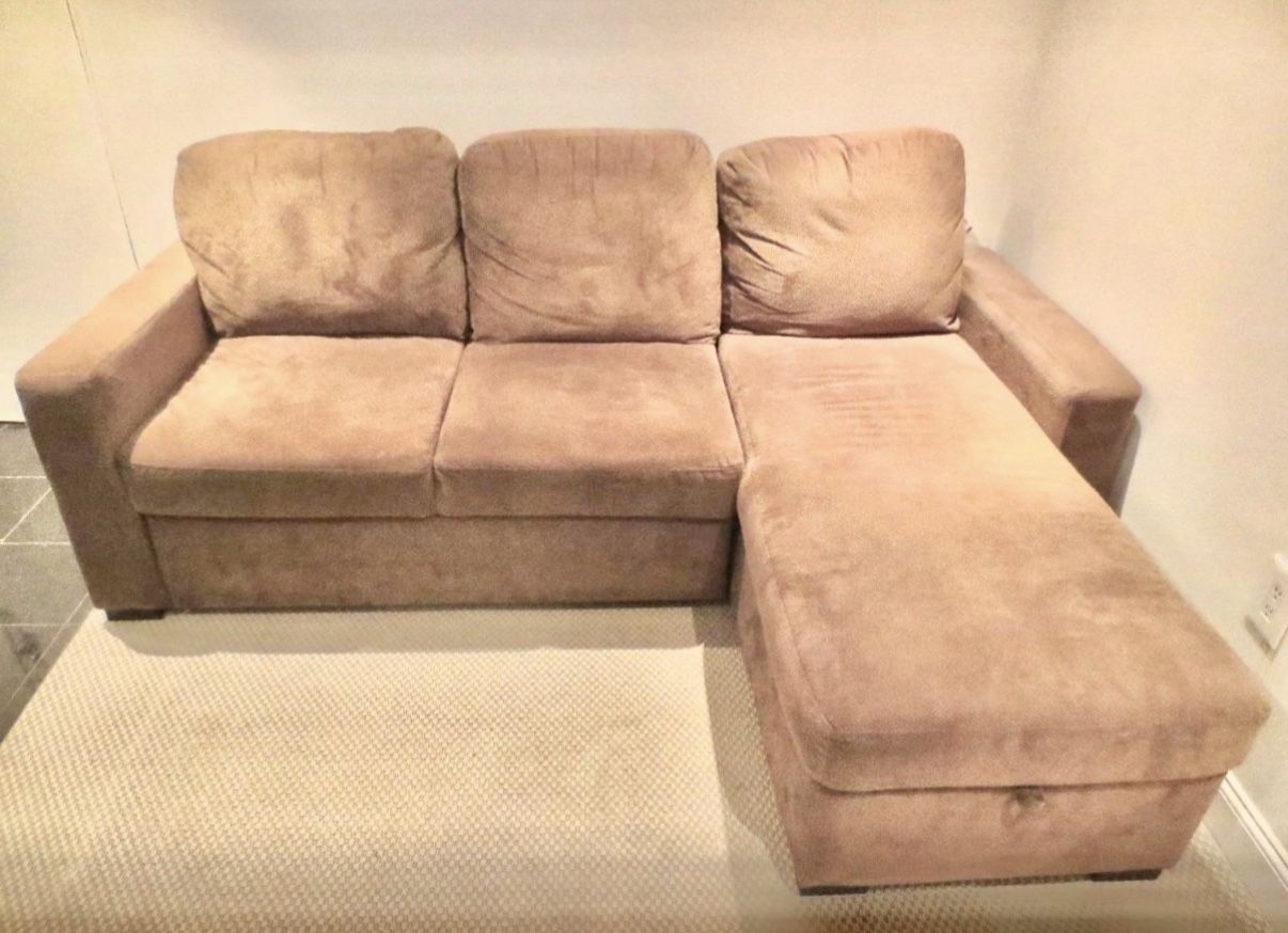 Sleeper Sectional Sofa Chaise from Pulaski Furniture