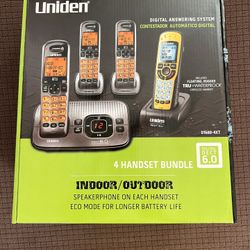 Uniden Indoor / Outdoor 4 Handset Bundle