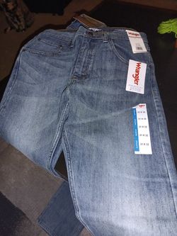 BRAND NEW WRANGLER ATHLETIC JEANS