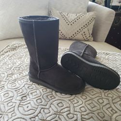 Ugg Type Boots/ Tall Sz 7