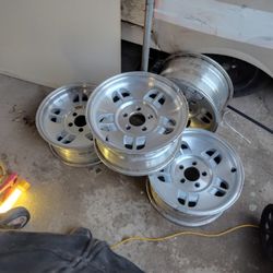 Most Of Ford Pickups And Cars Will Fit