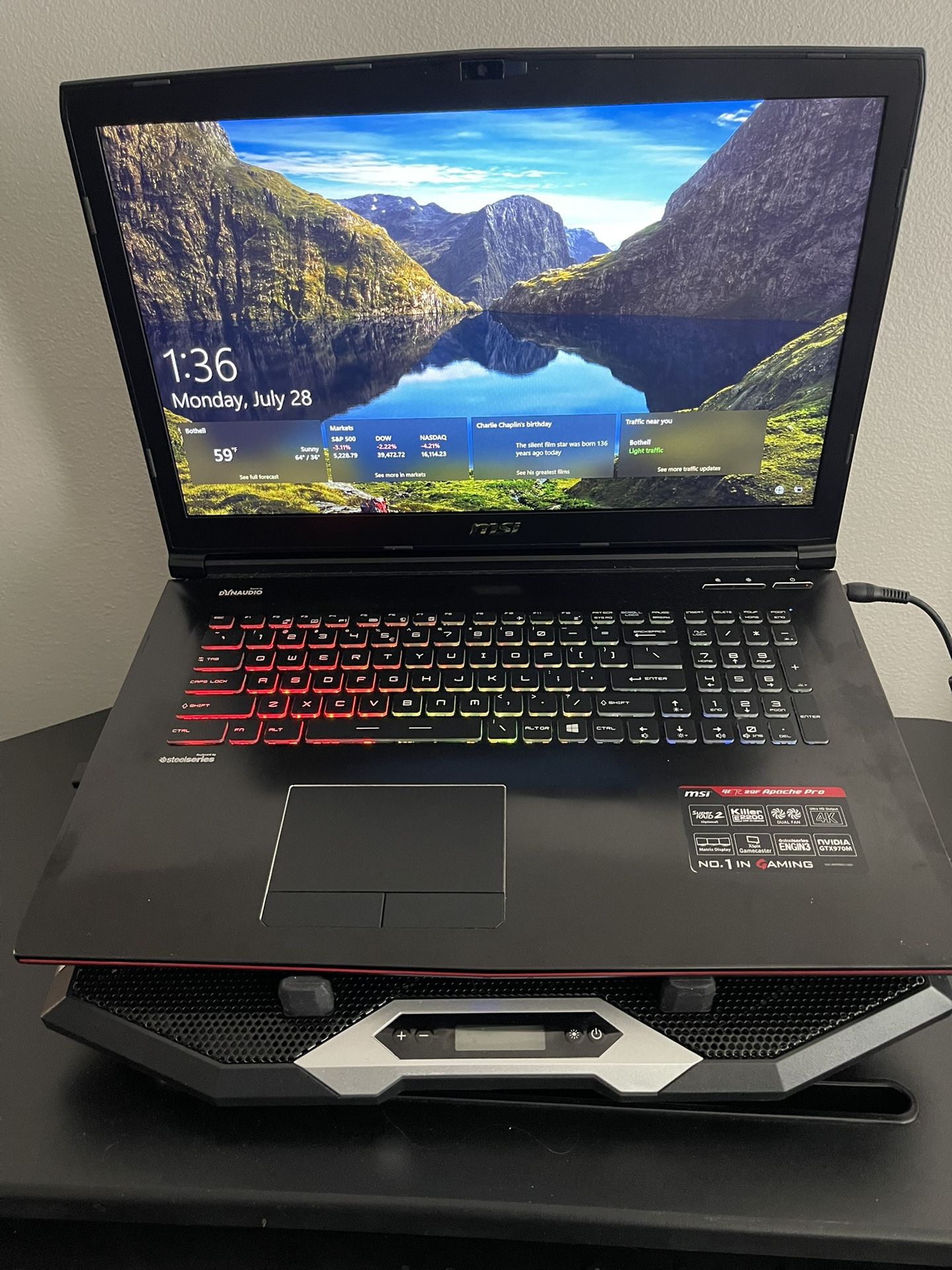MSI Apache Pro Gaming Laptop, Electronic Desk / Riser