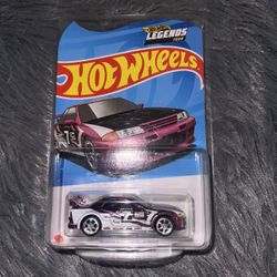 Hot Wheels Legends Tour R32