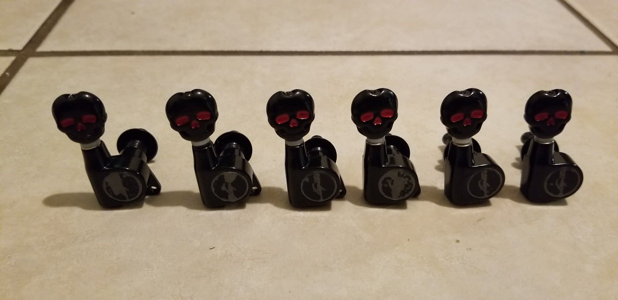 Legator Tuners with Skull Knobs (6 string)