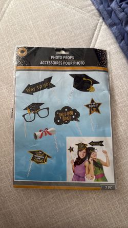 Graduation photo props