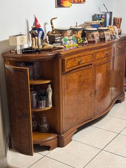 Buffet cabinet