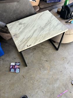 Coffee Table & 2 End Table