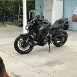 Kawasaki Z900
