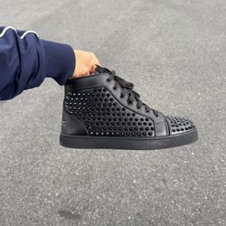 Christian Louboutin Size 42 (9-9.5)