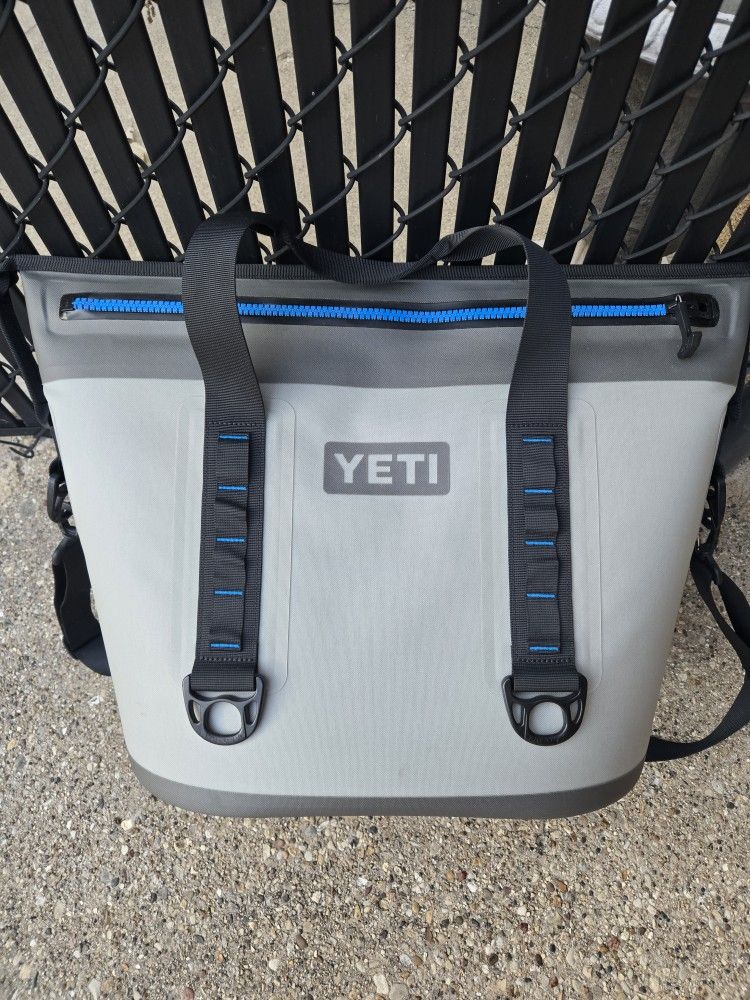 Yeti Hopper Soft Cooler 30
