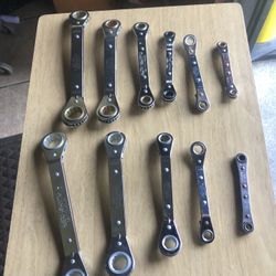 Ratchet box wrench