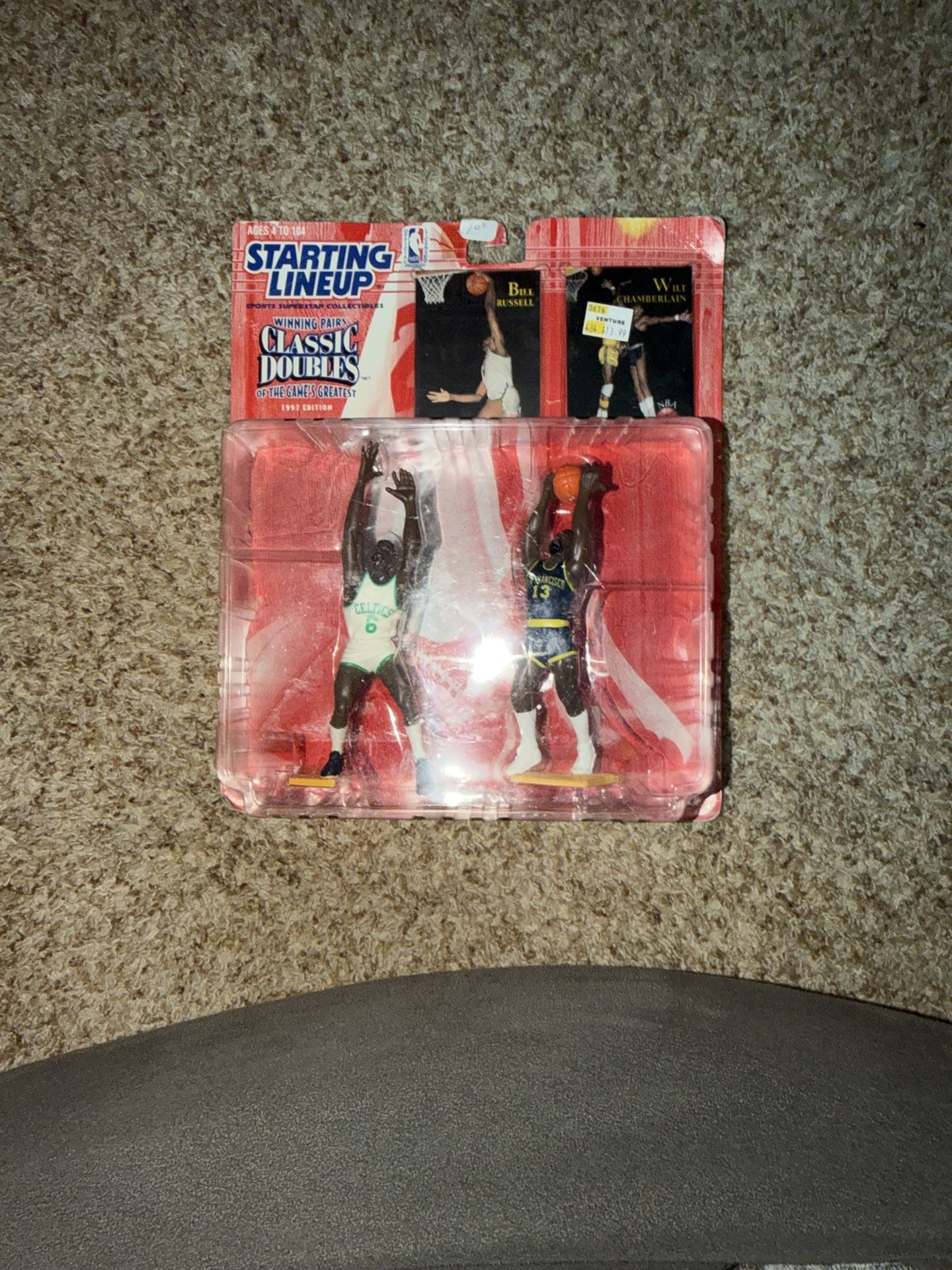 1997 Kenner Starting Lineup Classic Doubles Bill Russell/Wilt Chamberlain. Corners are bent 