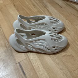 Yeezy Foam Runner Ararat Size 13