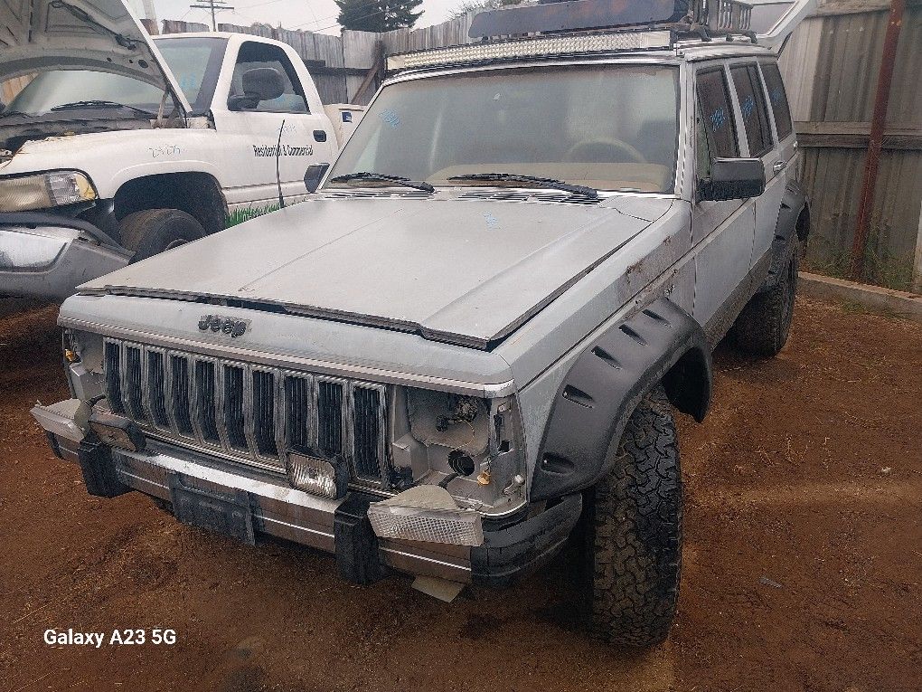 1986 Jeep Cherokee For Parts