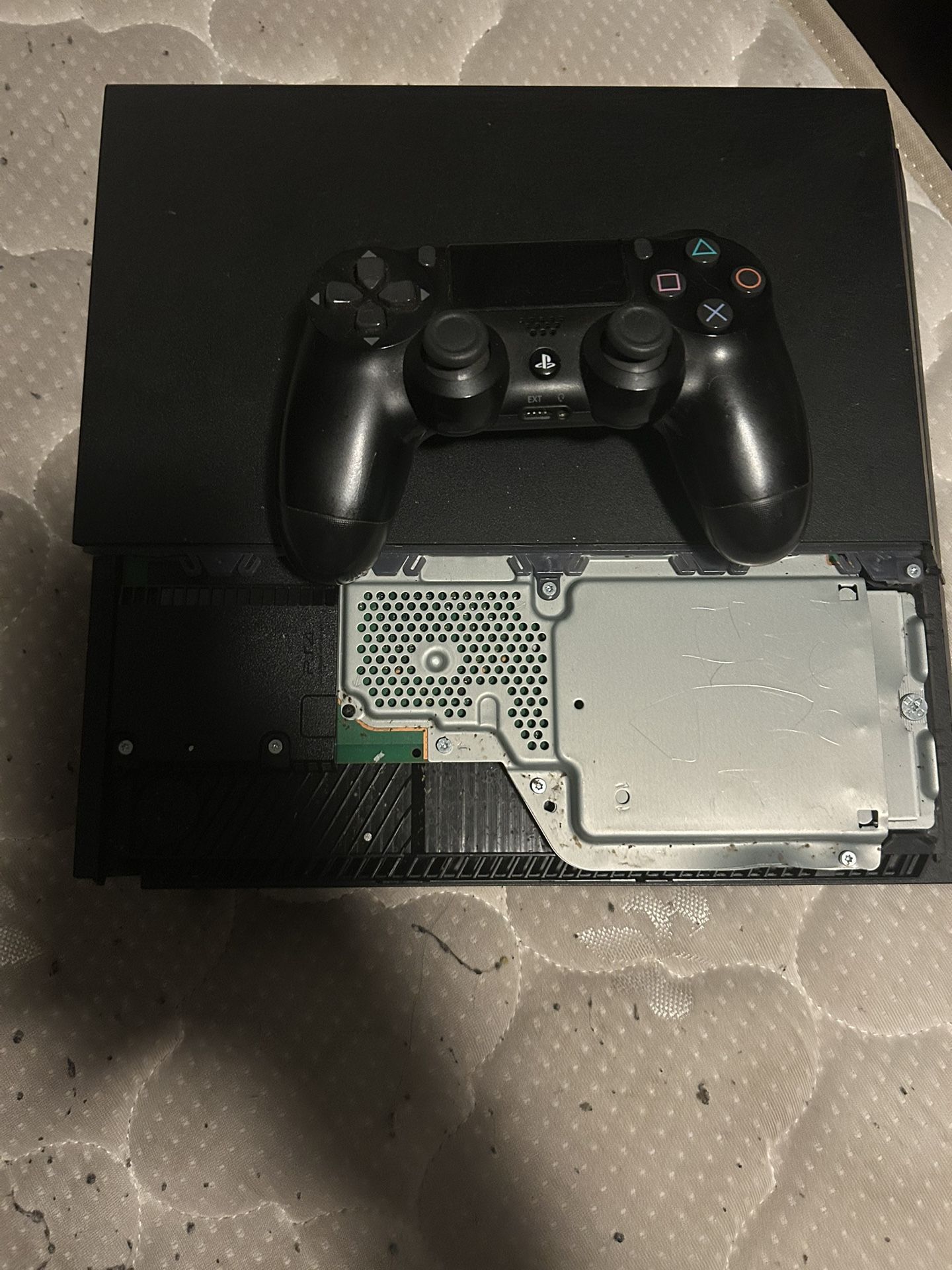 PS4 Can’t Turn On Also Includes Controller