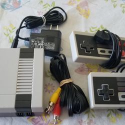 Mini Nintendo Entertainment System with 620 Games 