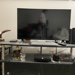 Vizio Tv32” With Control Remote Flat Screen Like New