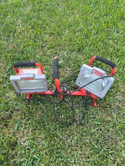 Utilitech Portable Work Lights – Set of 2