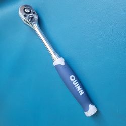 Quinn Ratchet  3/8 inch Drive 72 tooth w/ Socket release & Comfort grip handle