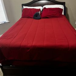 Moving Sale!!! Queen size Wood Bedframe headboard/foot board with 2 side drawers. 