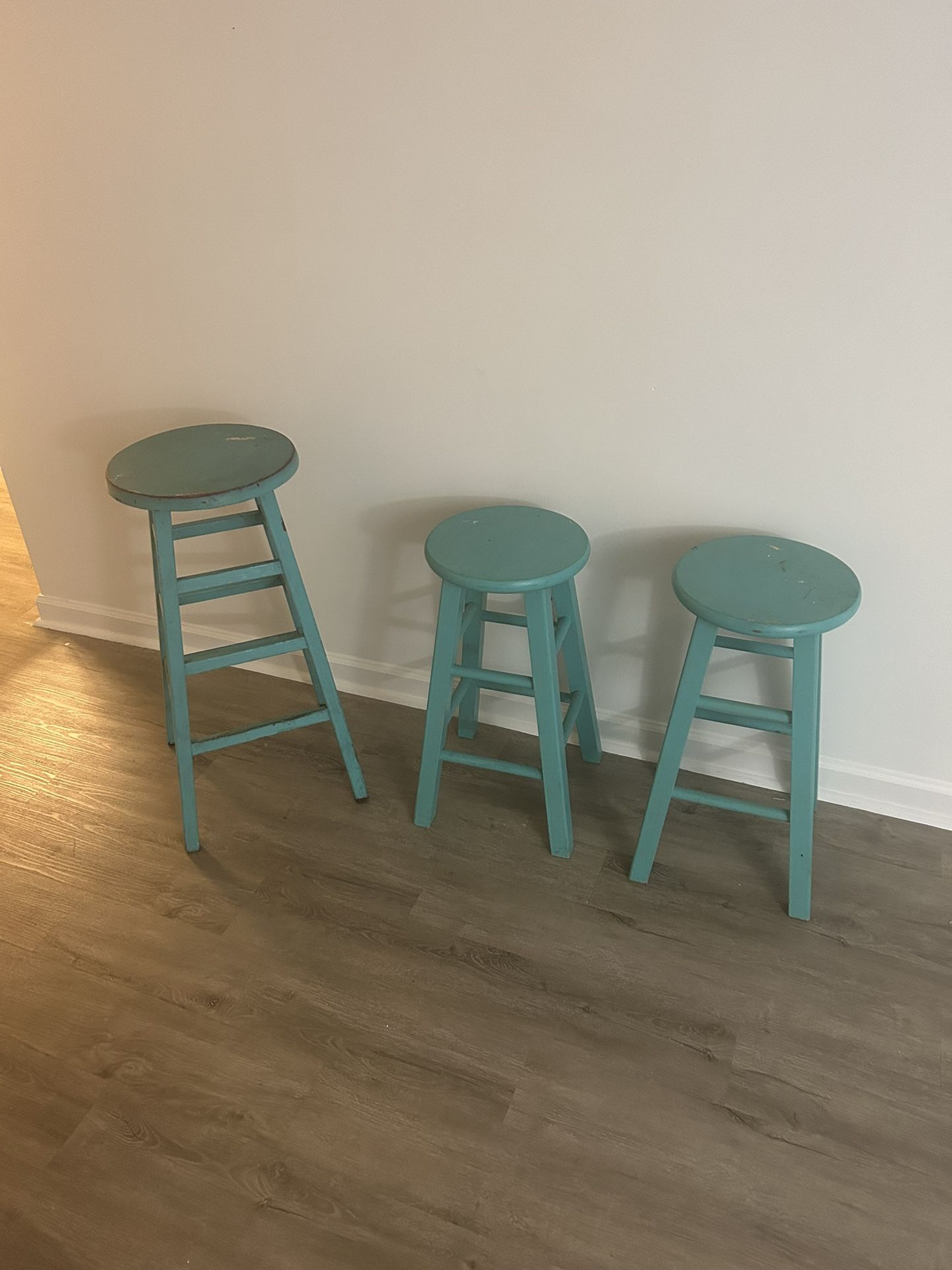 3 Solid wood Bar Stools