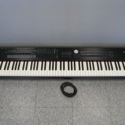 Roland RD-2000 V2.0 88-Key Digital Stage Piano Keyboard
