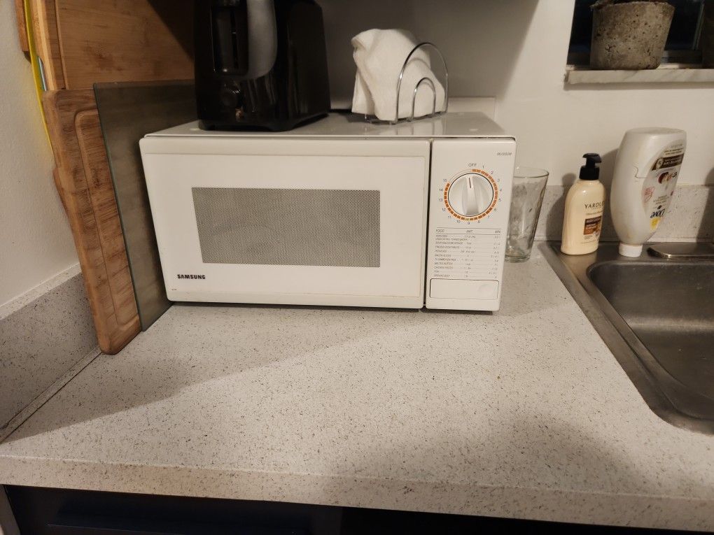 Microwave Samsung Smaller