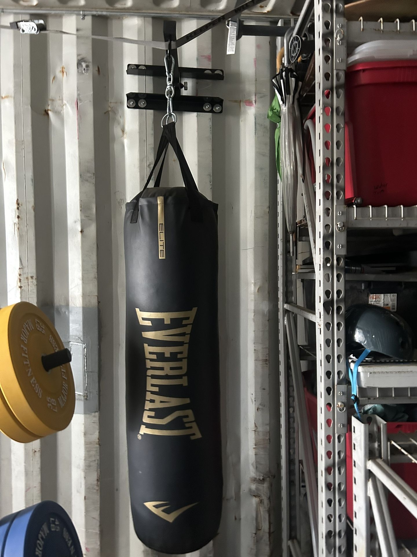 Everlast Elite Punching Bag 100LBs In Good Condition