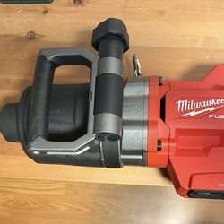 Milwaukee. FUEL 1”D Impacts wrench