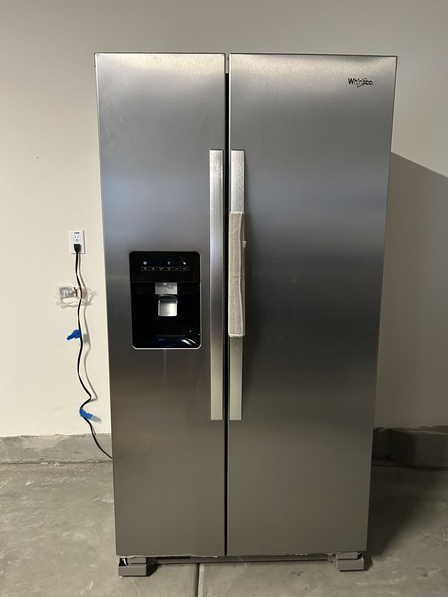 Whirlpool Refrigerator for Sale!