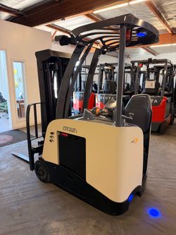 2020 Crown RC 4K capacity Forklift