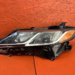 2018 2019 2020 TOYOTA CAMRY LEFT DRIVER SIDE  HALOGEN HEADLIGHT OEM