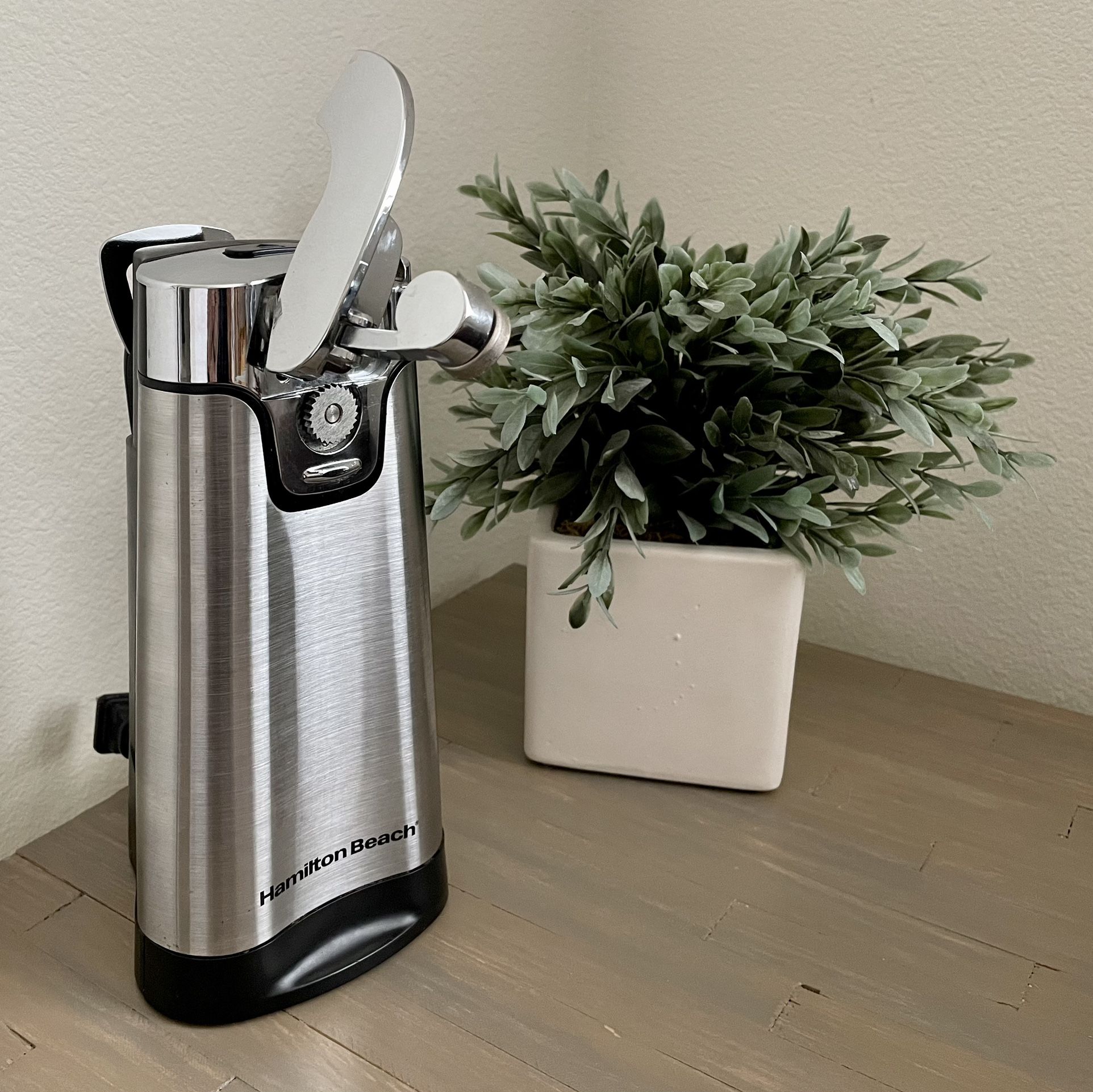 Hamilton Beach Electric Can Opener CA39 Model 76777 Preowned for
