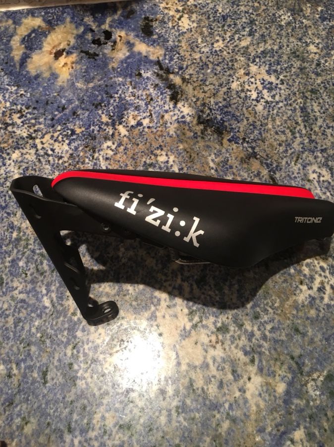 Fizik Tritone triathlon/ TT bike saddle with integrated carriage kit for hydration and flat kit