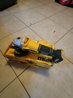 DEWALT
20-Volt MAX Cordless Brushless 4-1/2 in. Angle Grinder with Slide Switch (Tool Only)