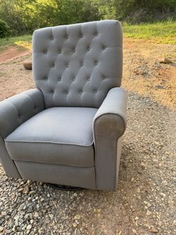 Swivel Nursery Chair 