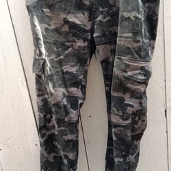 Akademiks  Camo Cargo Pants