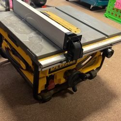 Dewalt Table Saw DS 745